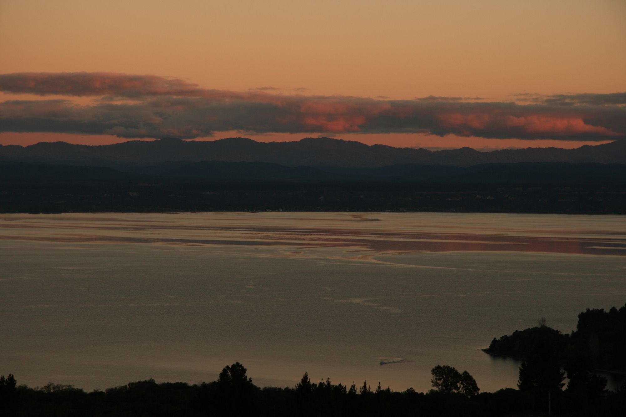 Acacia Cliffs Lodge Taupo Bagian luar foto